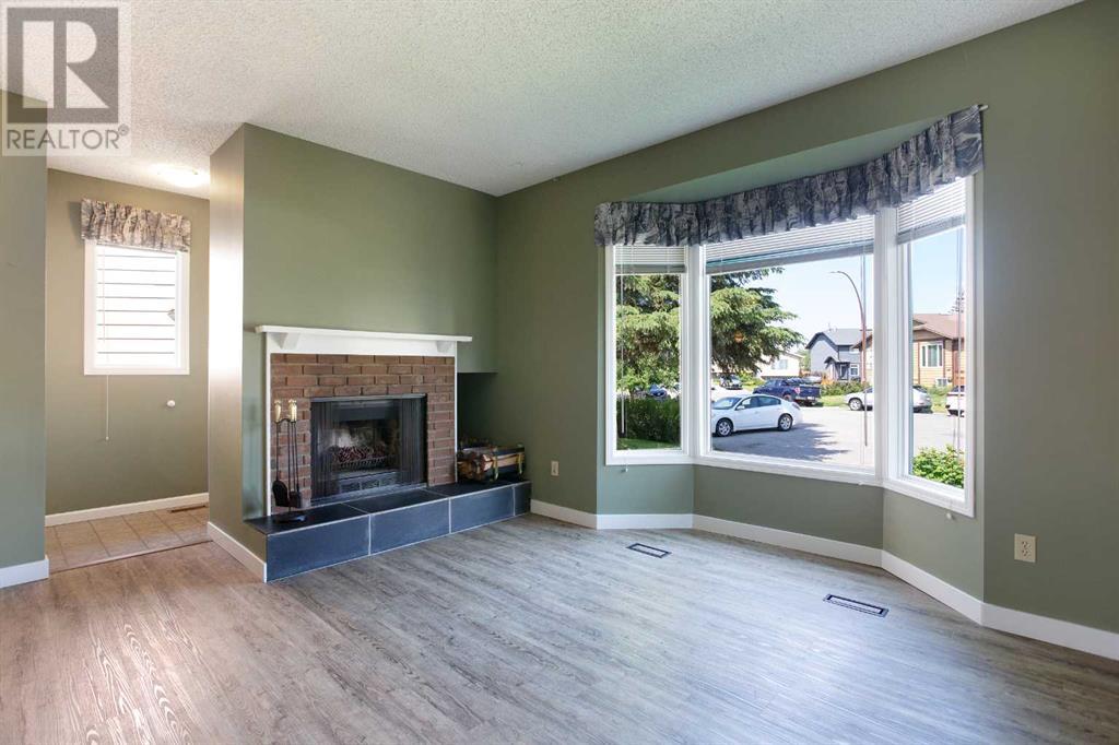 14 Deermeade Bay SE