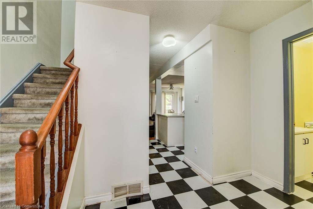 141 CHESTNUT Street N