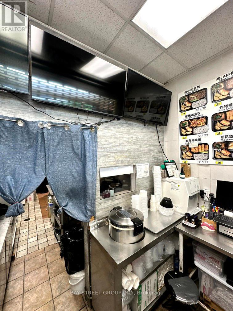 F259 - 3255 HIGHWAY 7 E