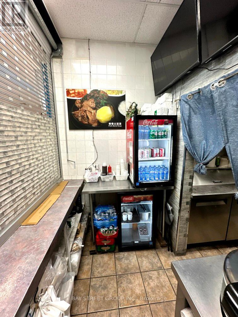 F259 - 3255 HIGHWAY 7 E