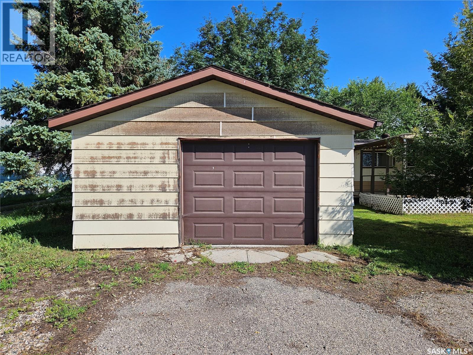 216 Railway AVENUE