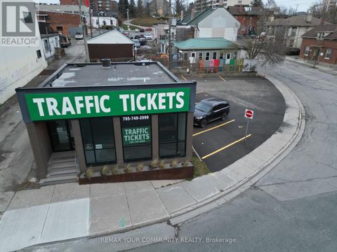 114 SIMCOE STREET Peterborough (Town Ward 3) ON K9H2H4