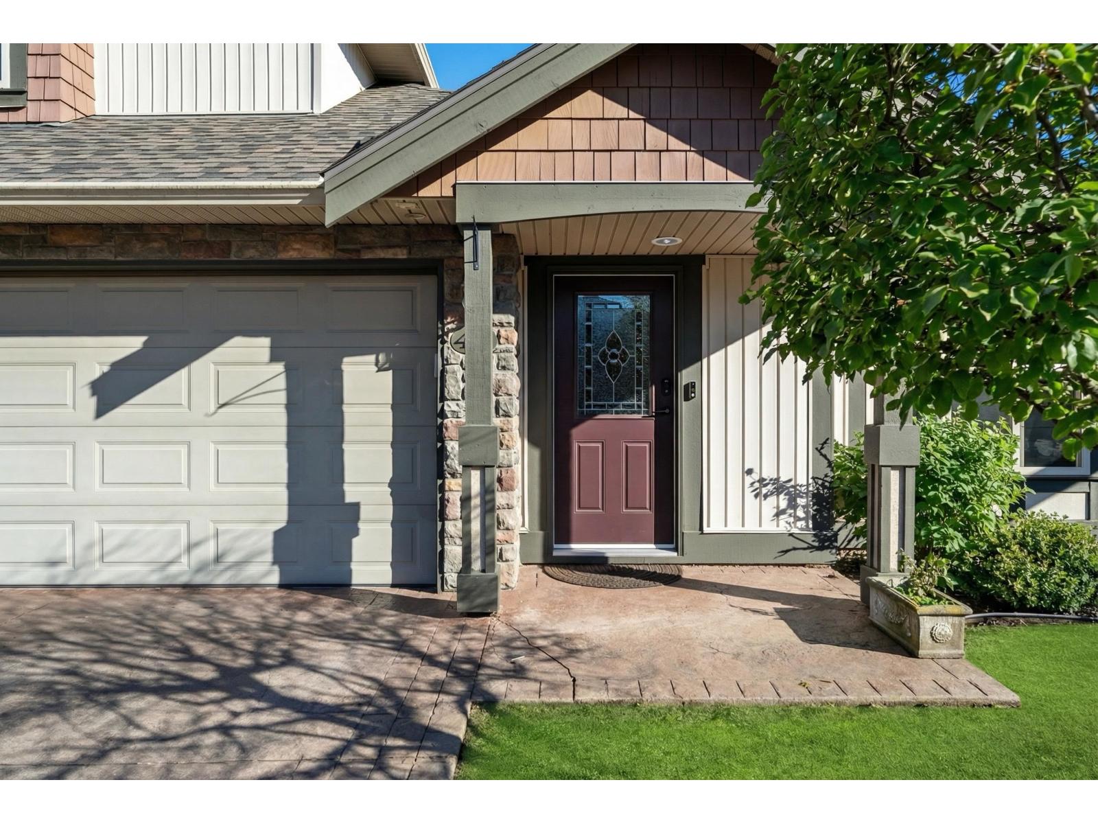 46 6887 SHEFFIELD WAY|Sardis East Vedder