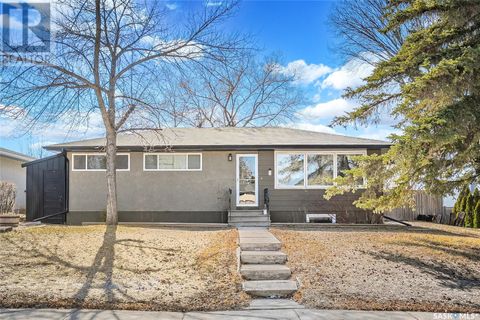 2 Young CRESCENT Saskatoon SK S7J2C4