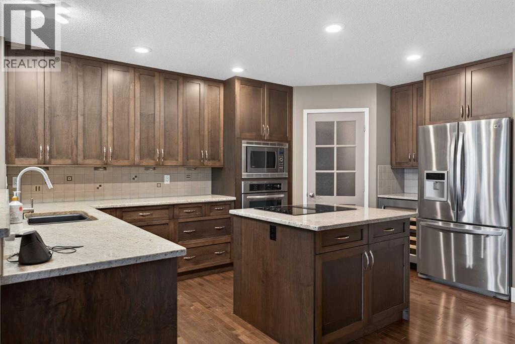 111 Valley Ponds Crescent NW