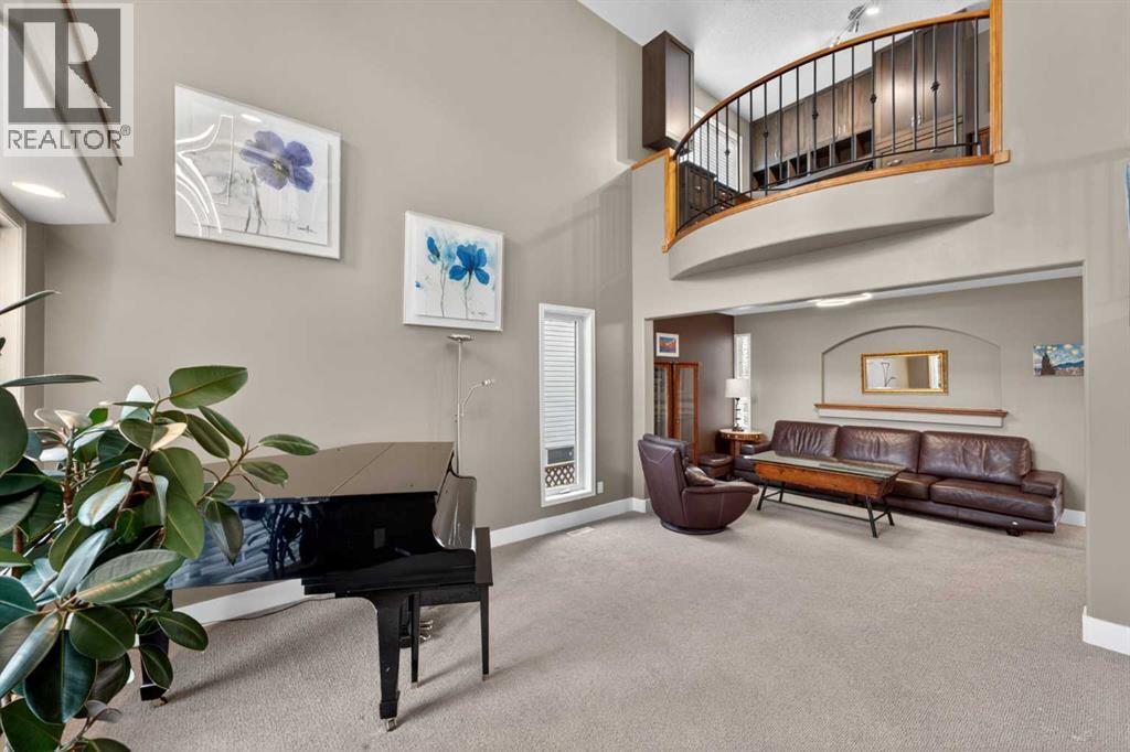 111 Valley Ponds Crescent NW