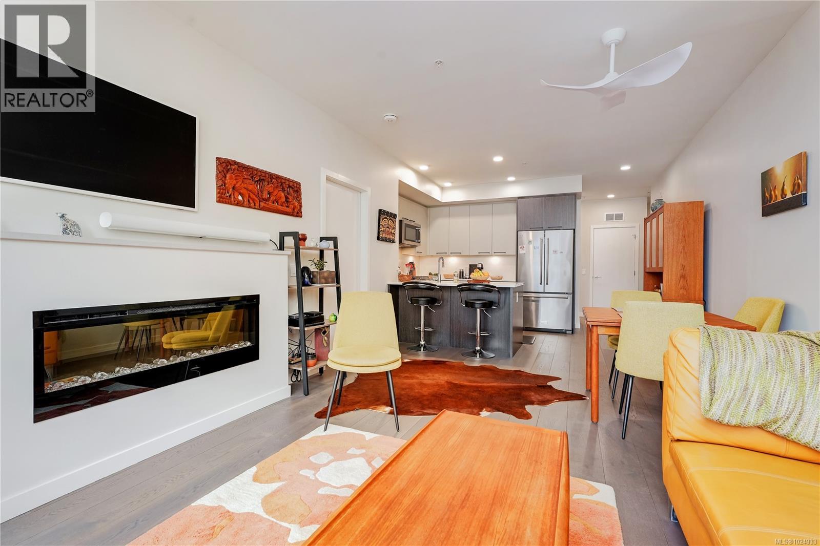 308 7162 West Saanich Rd