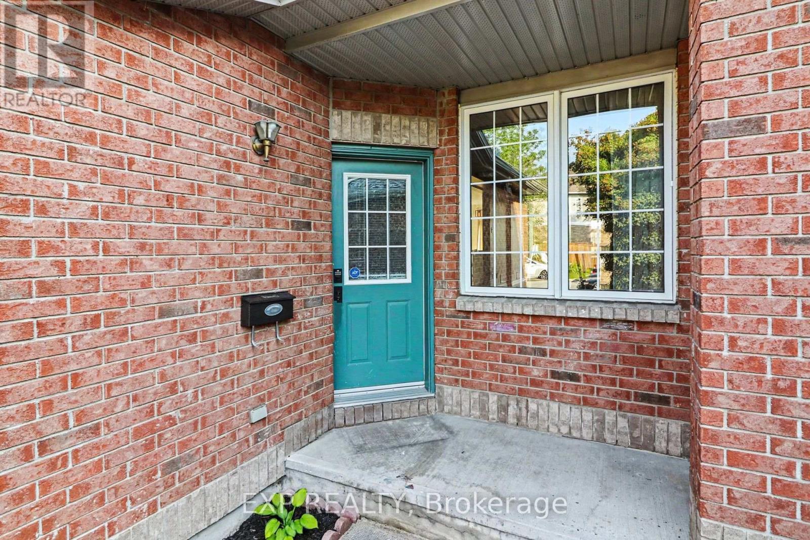 203 DUNTROON CIRCLE