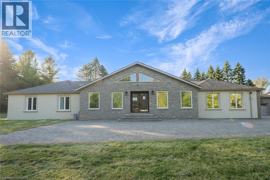8 RIDGEWOOD Drive