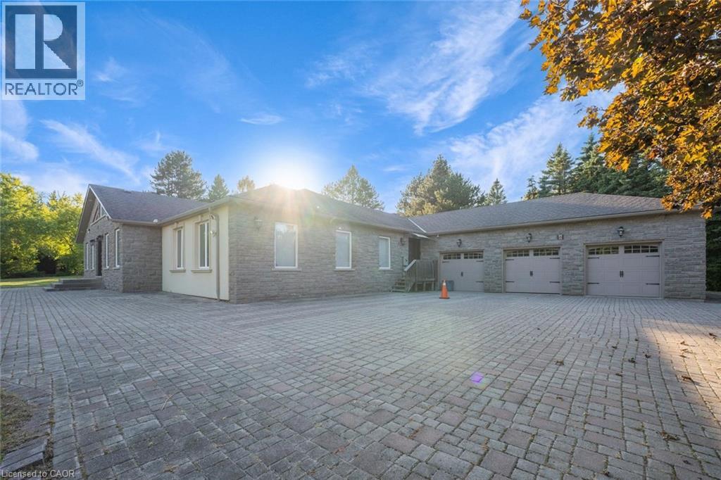 8 RIDGEWOOD Drive