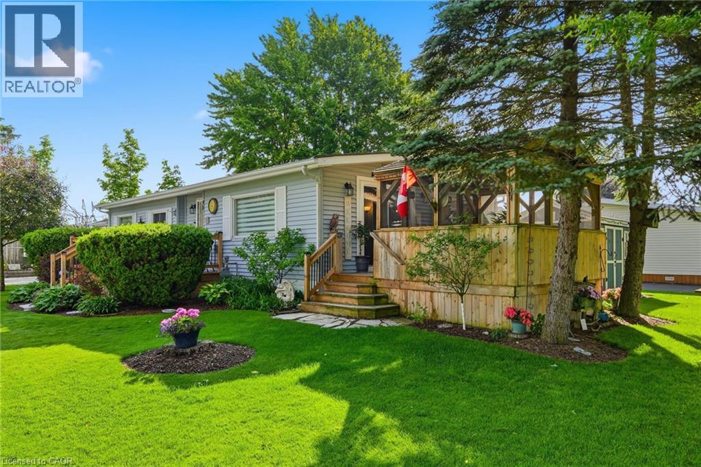 90 FAIRVIEW Crescent