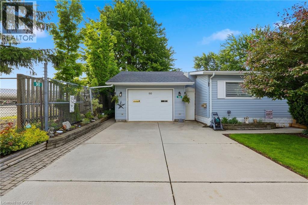 90 FAIRVIEW Crescent