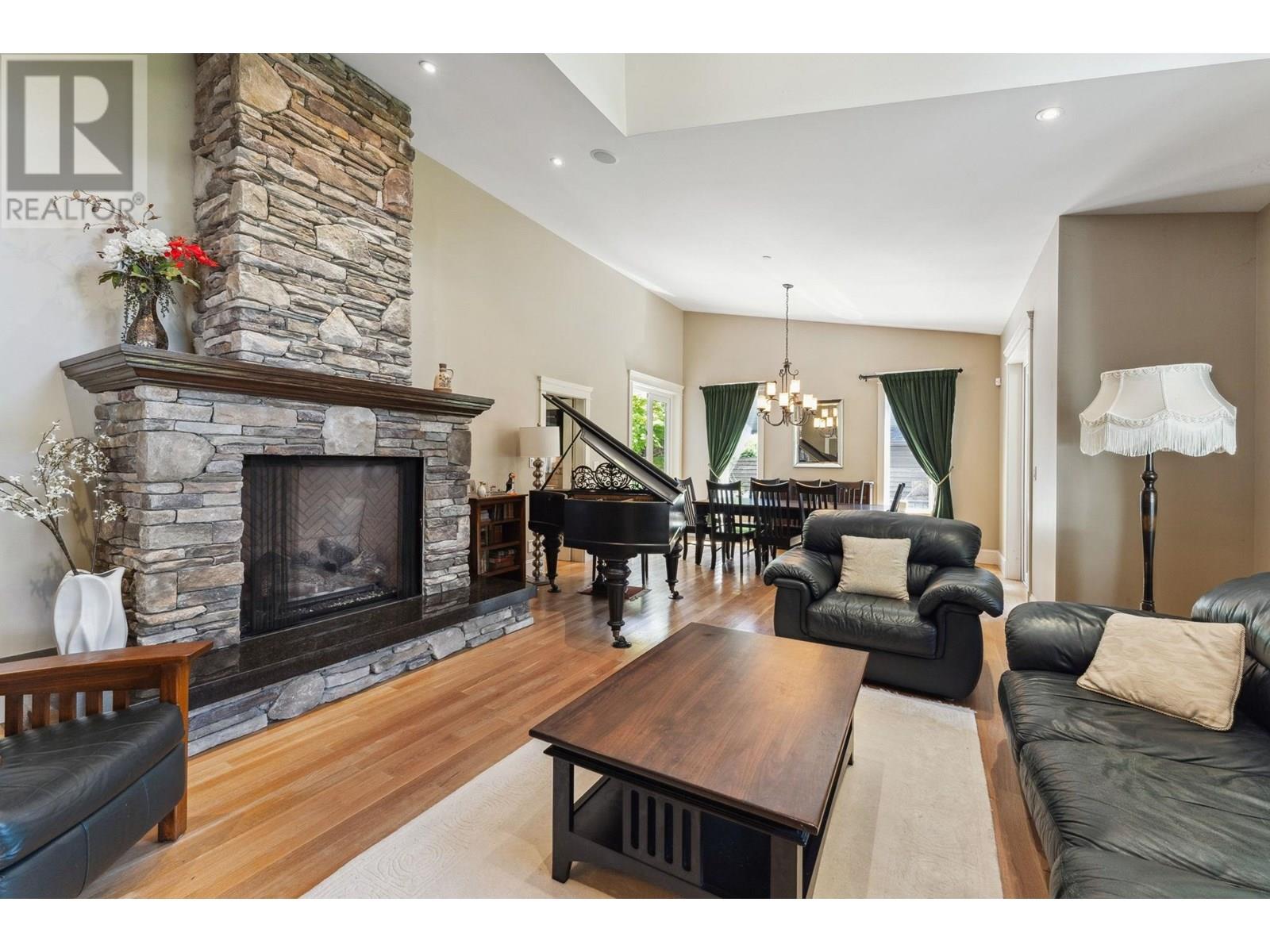 352 ST. JAMES CRESCENT