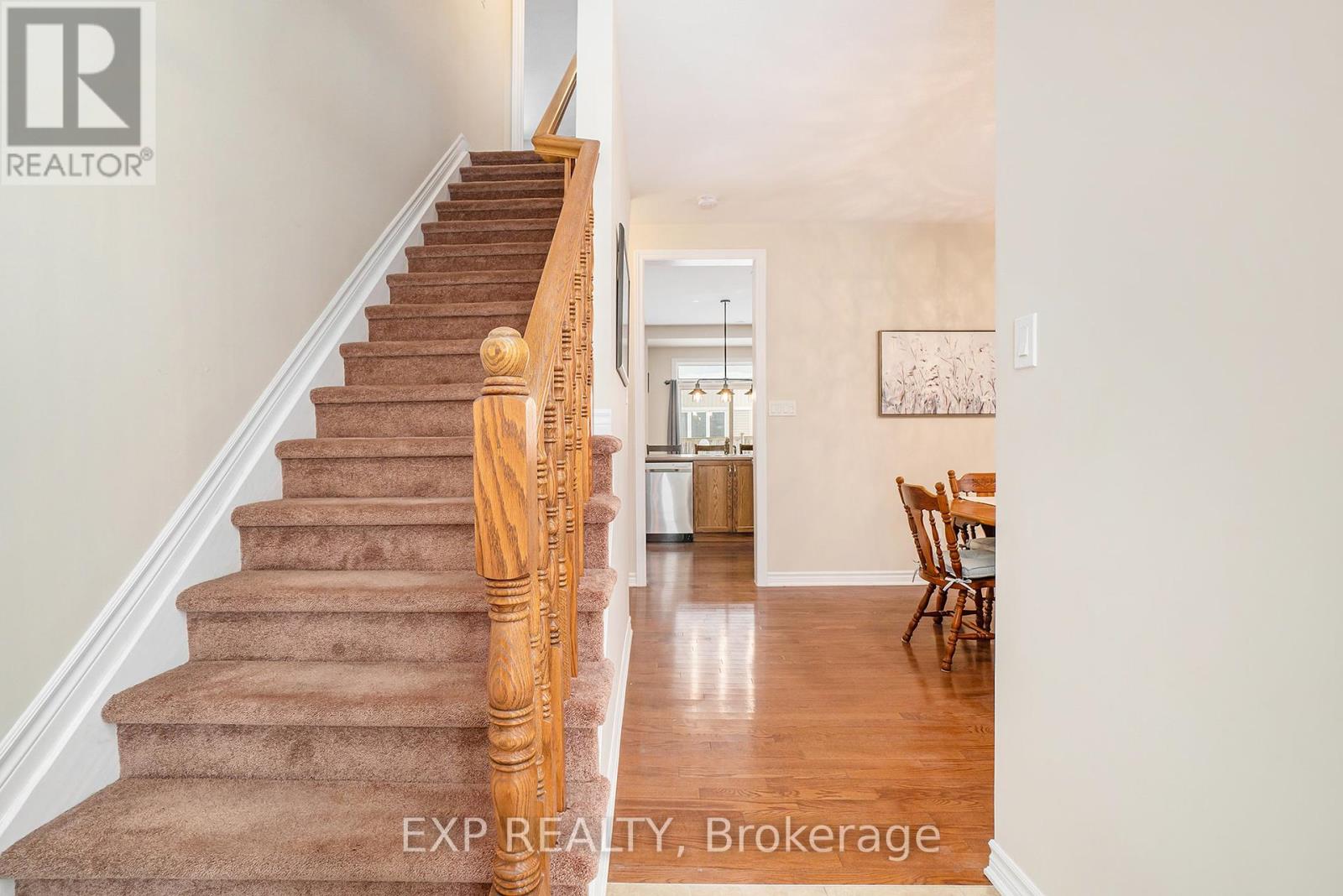 405 MEADOWHAWK CRESCENT