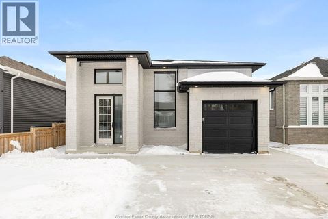 1063 MAPLE AVENUE Kingsville ON N9Y3T5