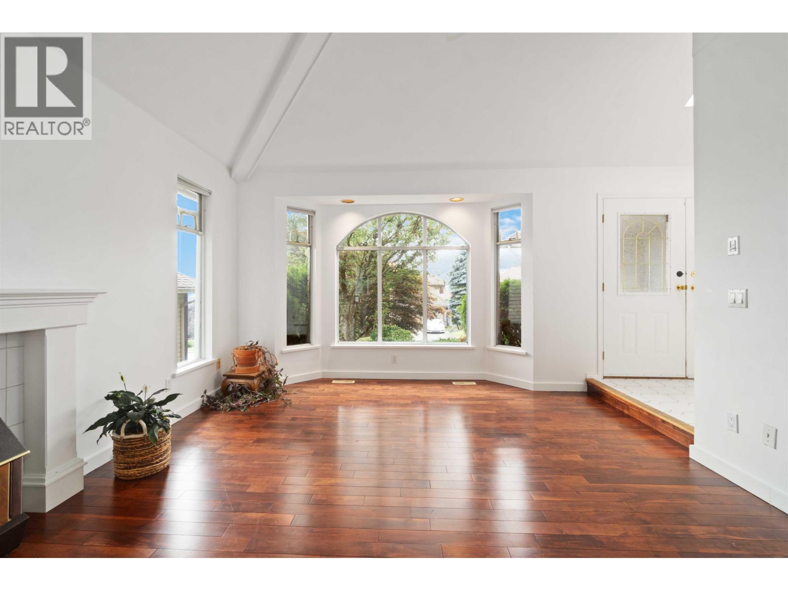 1412 MAGNOLIA PLACE