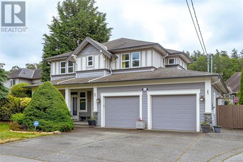 817 Rogers Ave Saanich BC V8X3R1