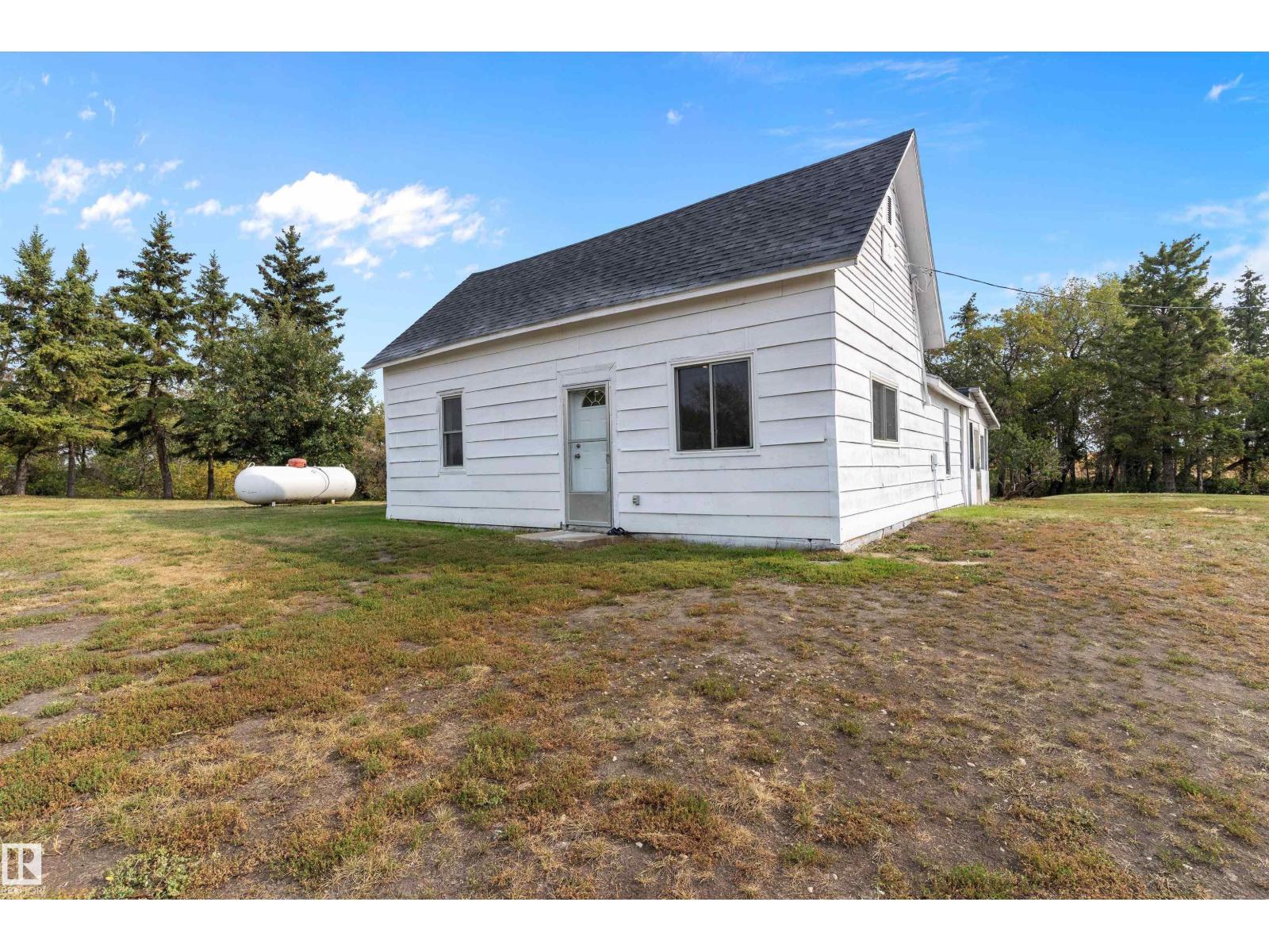 534065 174 Range Road