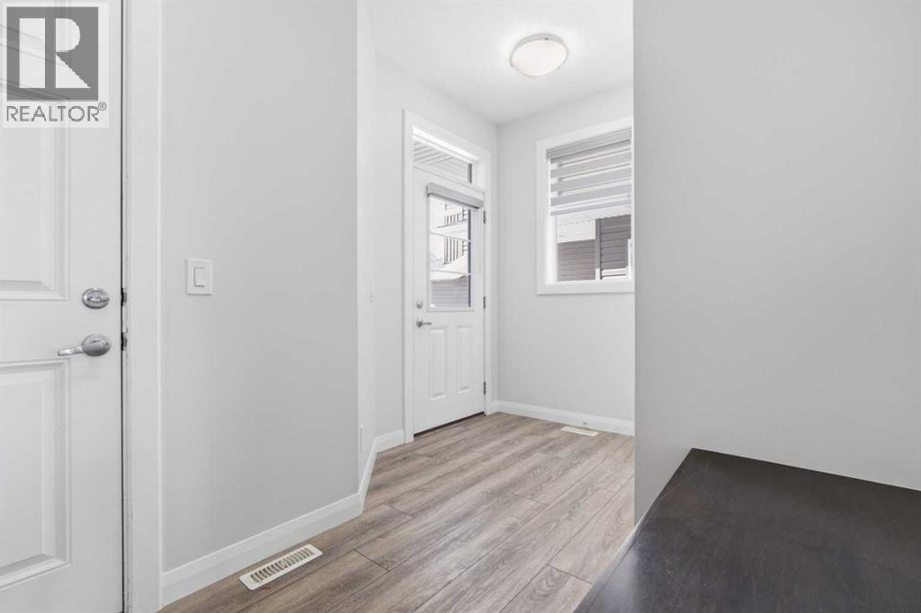 32 Red Embers Square NE