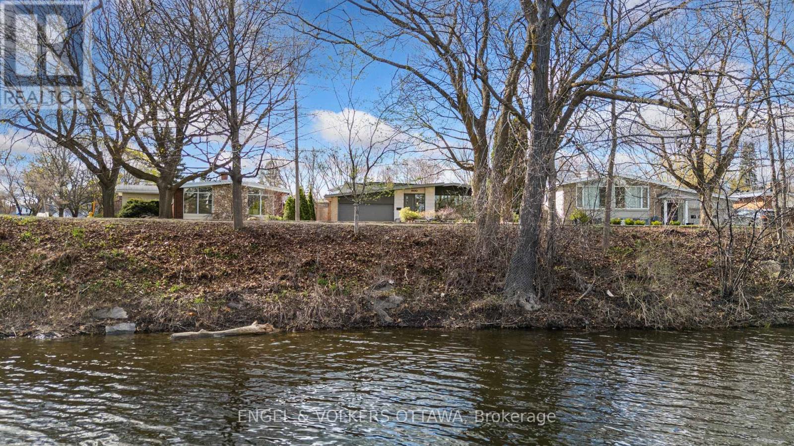 1930 RIDEAU GARDEN DRIVE