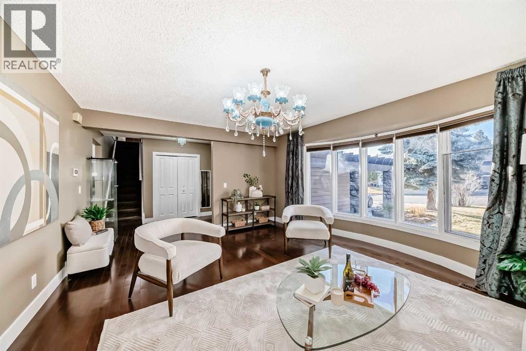 36 Varsity Estates Court NW