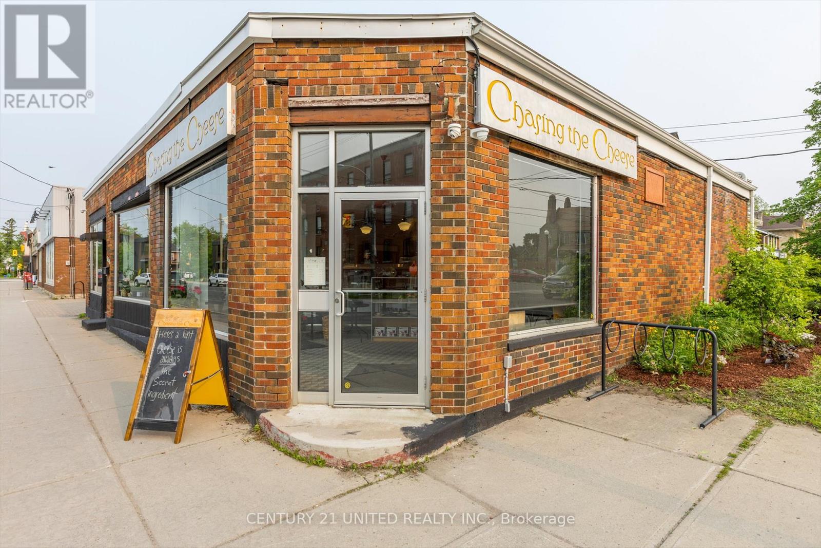 330-334 CHARLOTTE STREET W