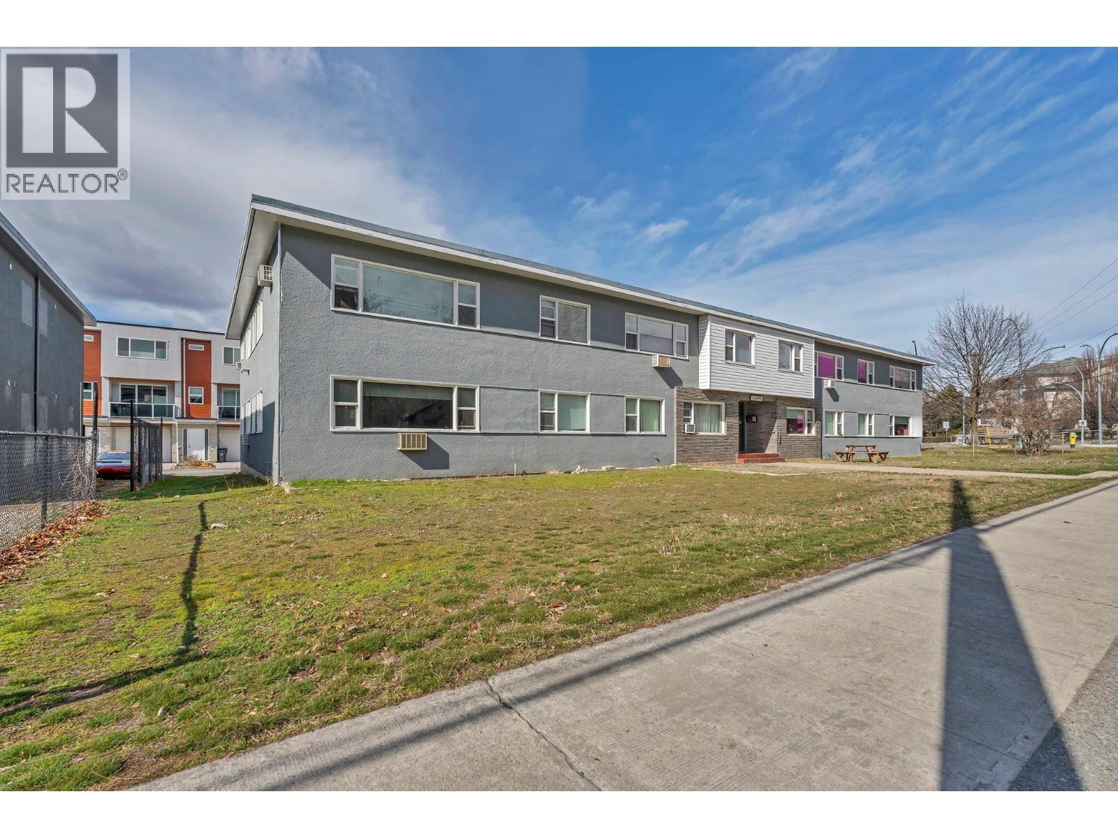 909 Fairview Road