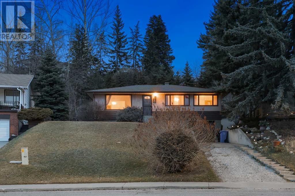 13 HAWTHORNE Crescent NW
