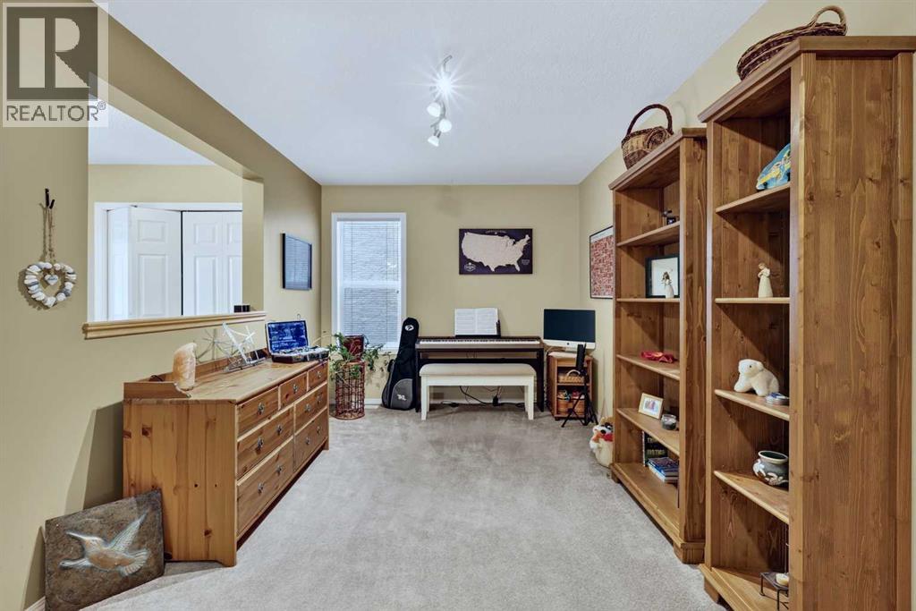 14 Evergreen Common SW
