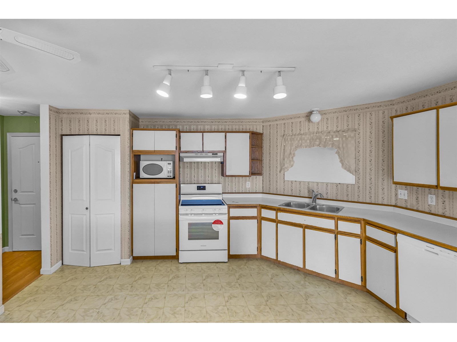 204 45660 KNIGHT ROAD|Sardis West Vedder