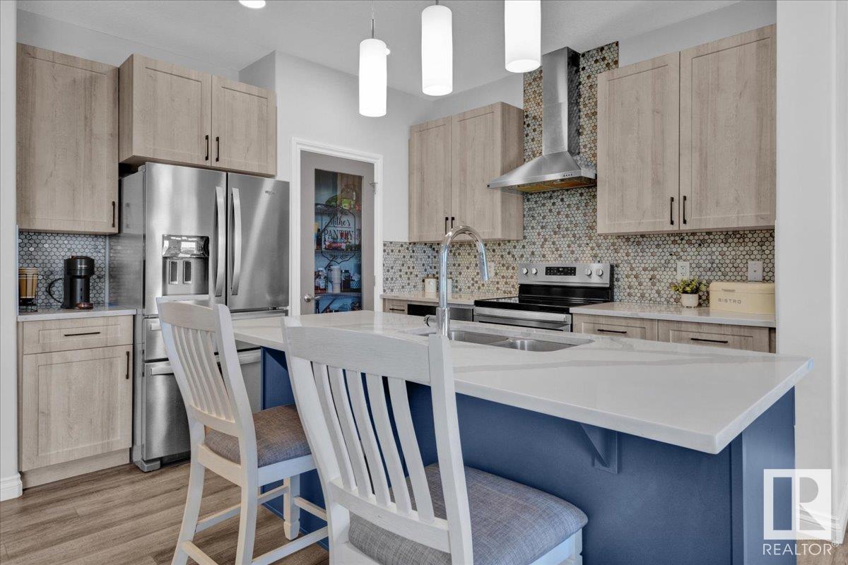 8708 223 ST NW