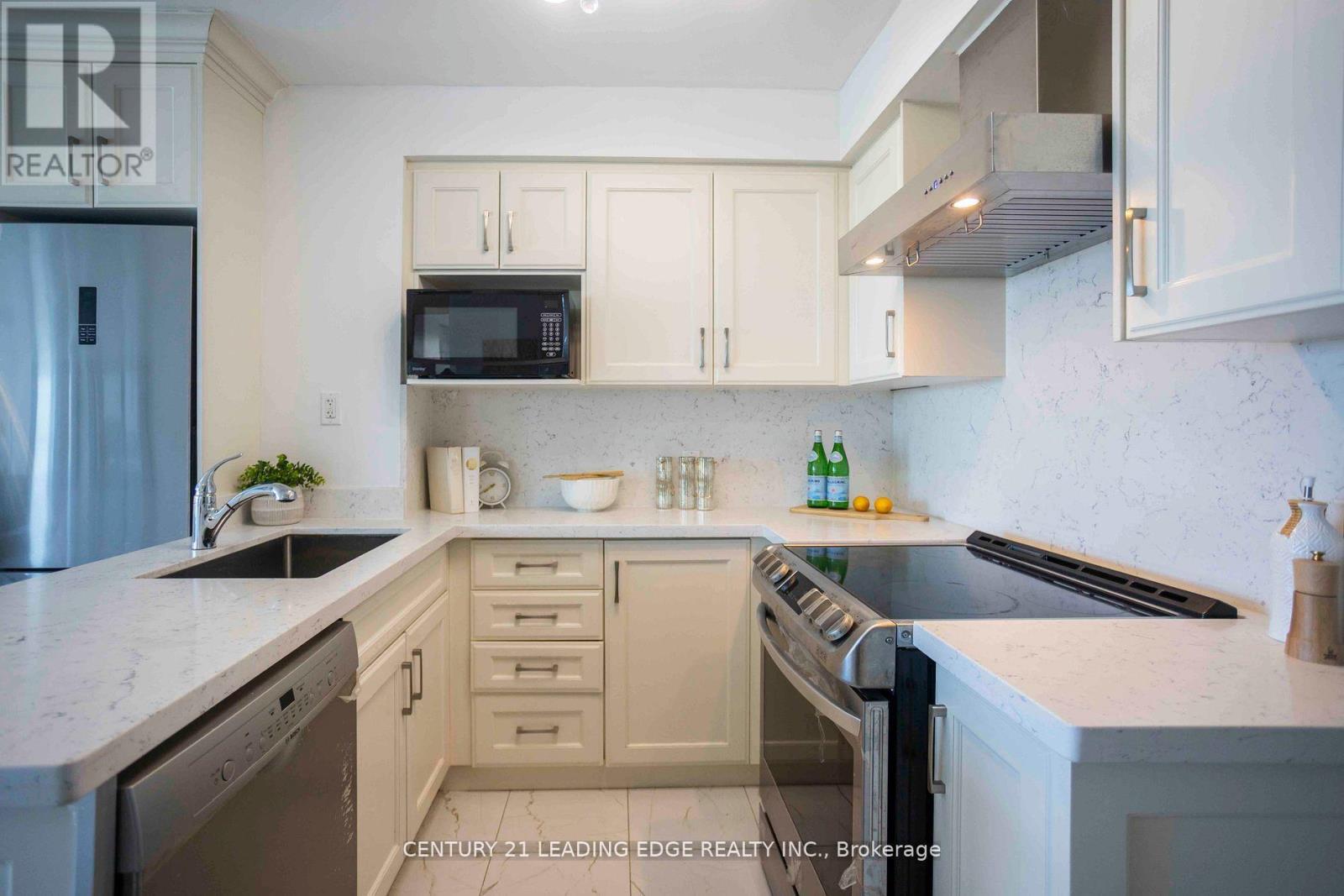 2112 - 38 LEE CENTRE DRIVE