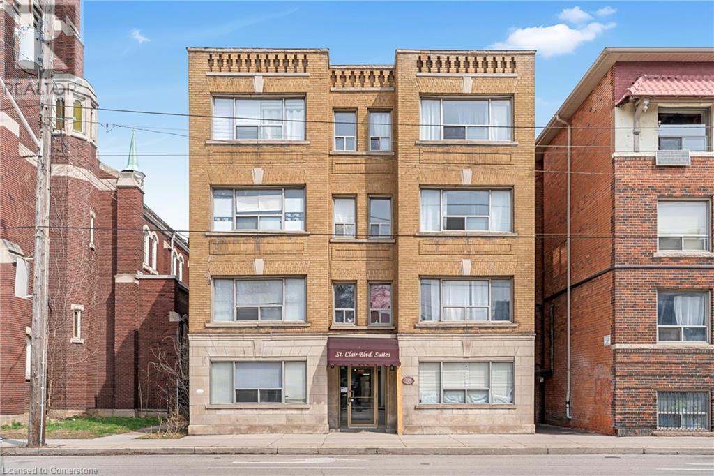 709 MAIN Street E