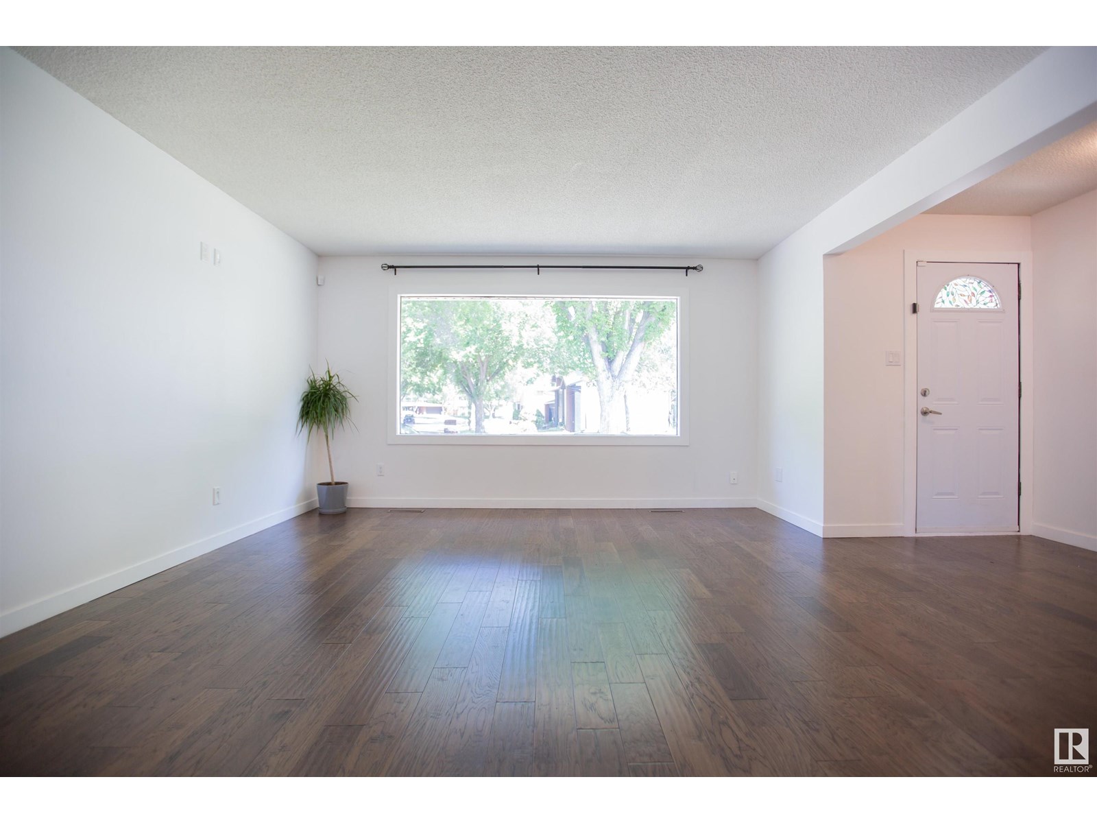 7816 158 ST NW