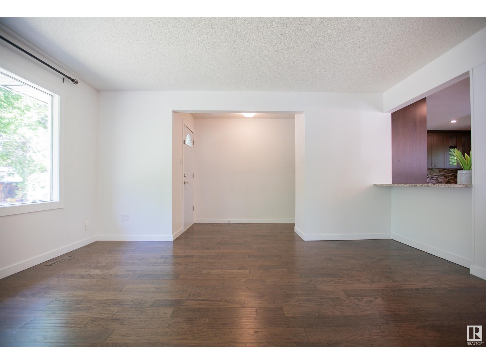 7816 158 ST NW