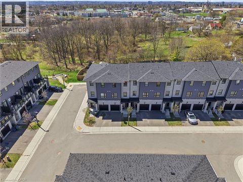 51 SPARROW Avenue Unit# 15 Cambridge ON N1T0E5