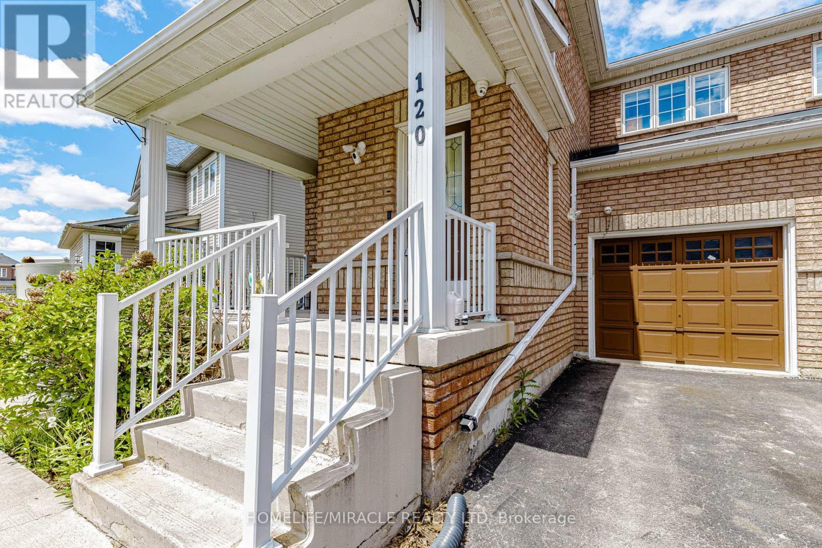 120 VICEROY CRESCENT