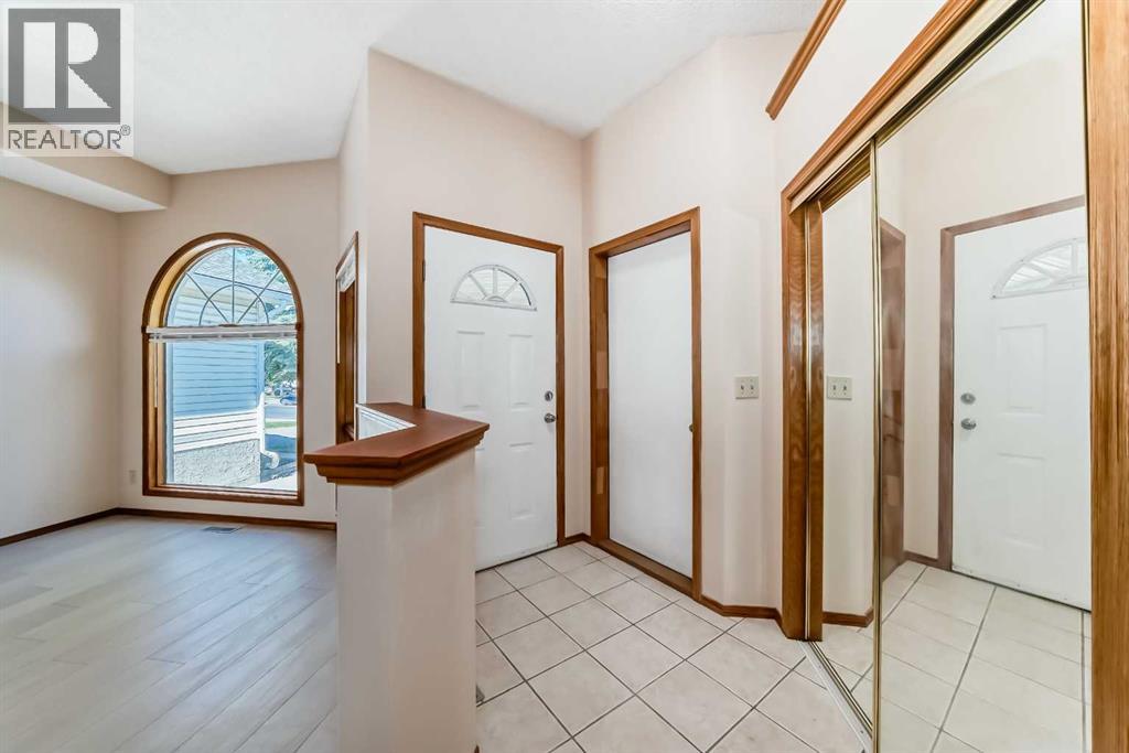 247 SHAWINIGAN Drive SW