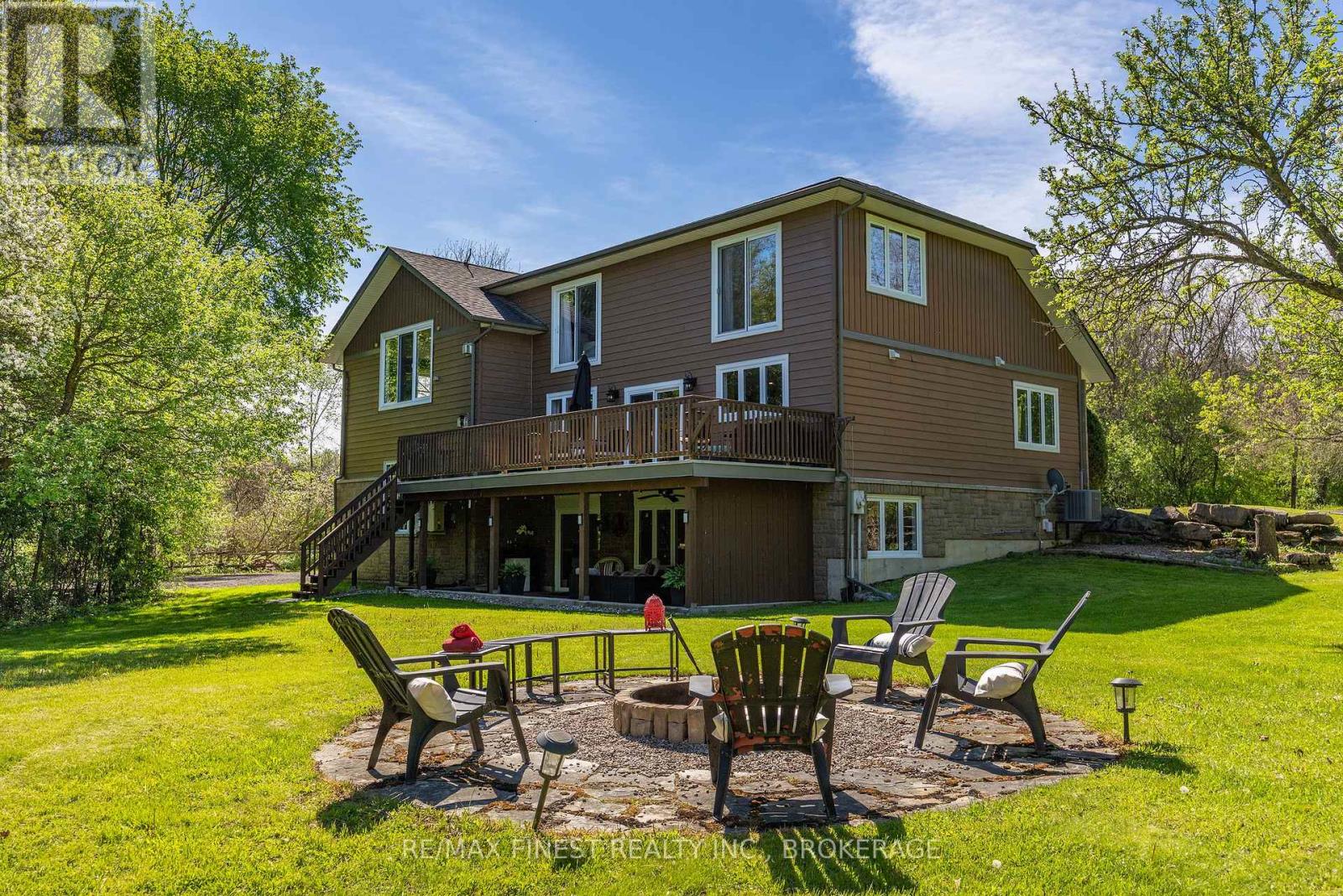 3031 LAKEHEAD ROAD