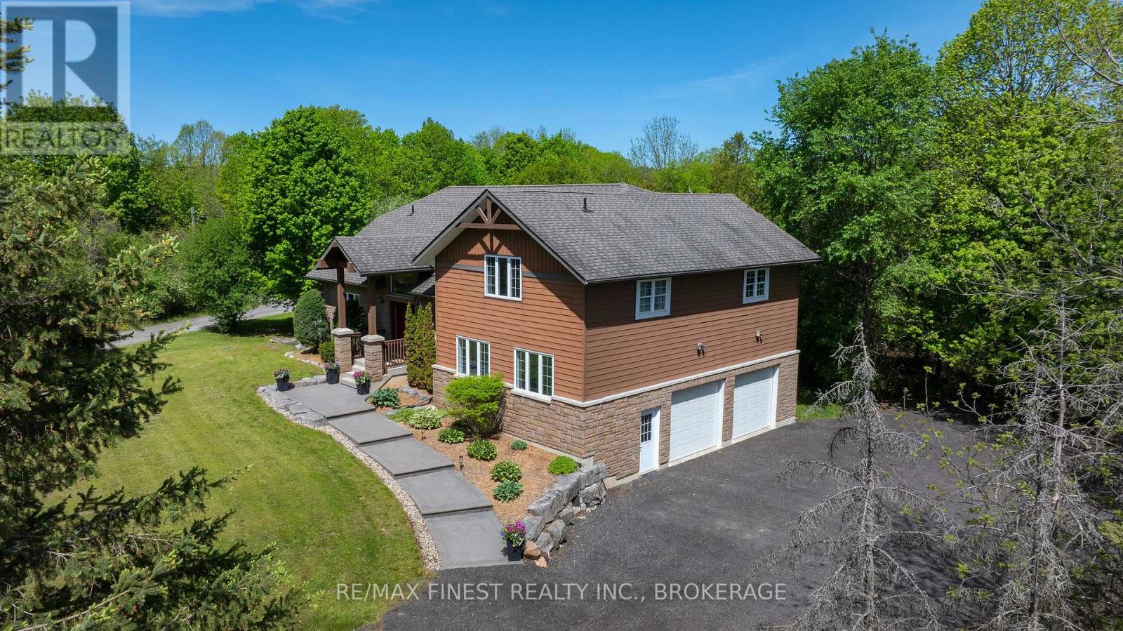 3031 LAKEHEAD ROAD