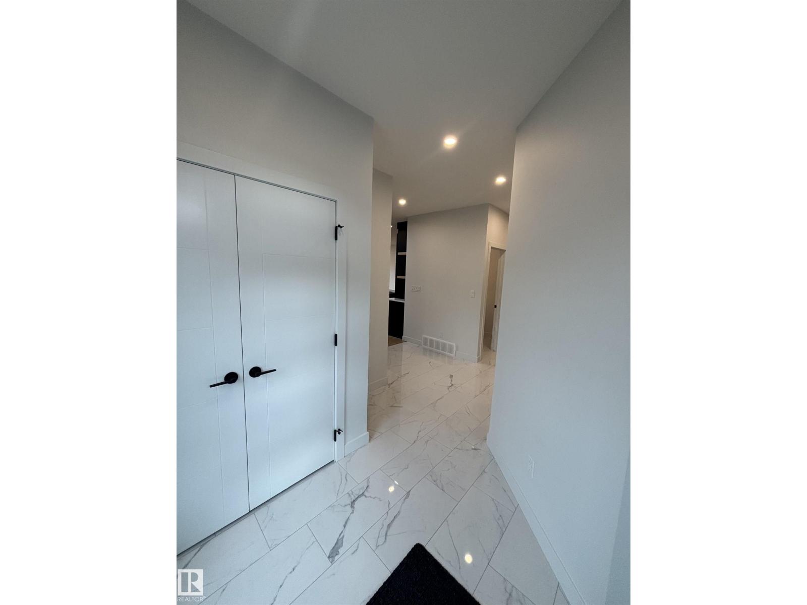 1061 GOLDFINCH WY NW