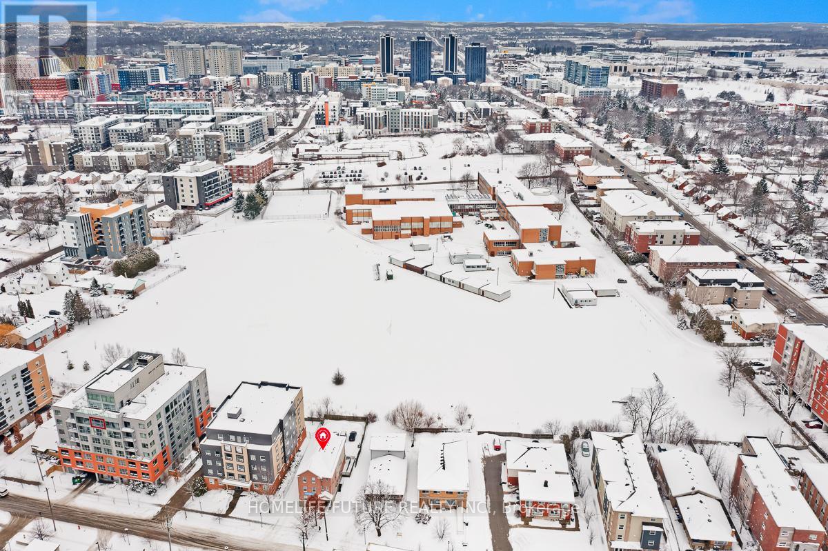 4 UNITS W/20 RMS - 327 SPRUCE STREET