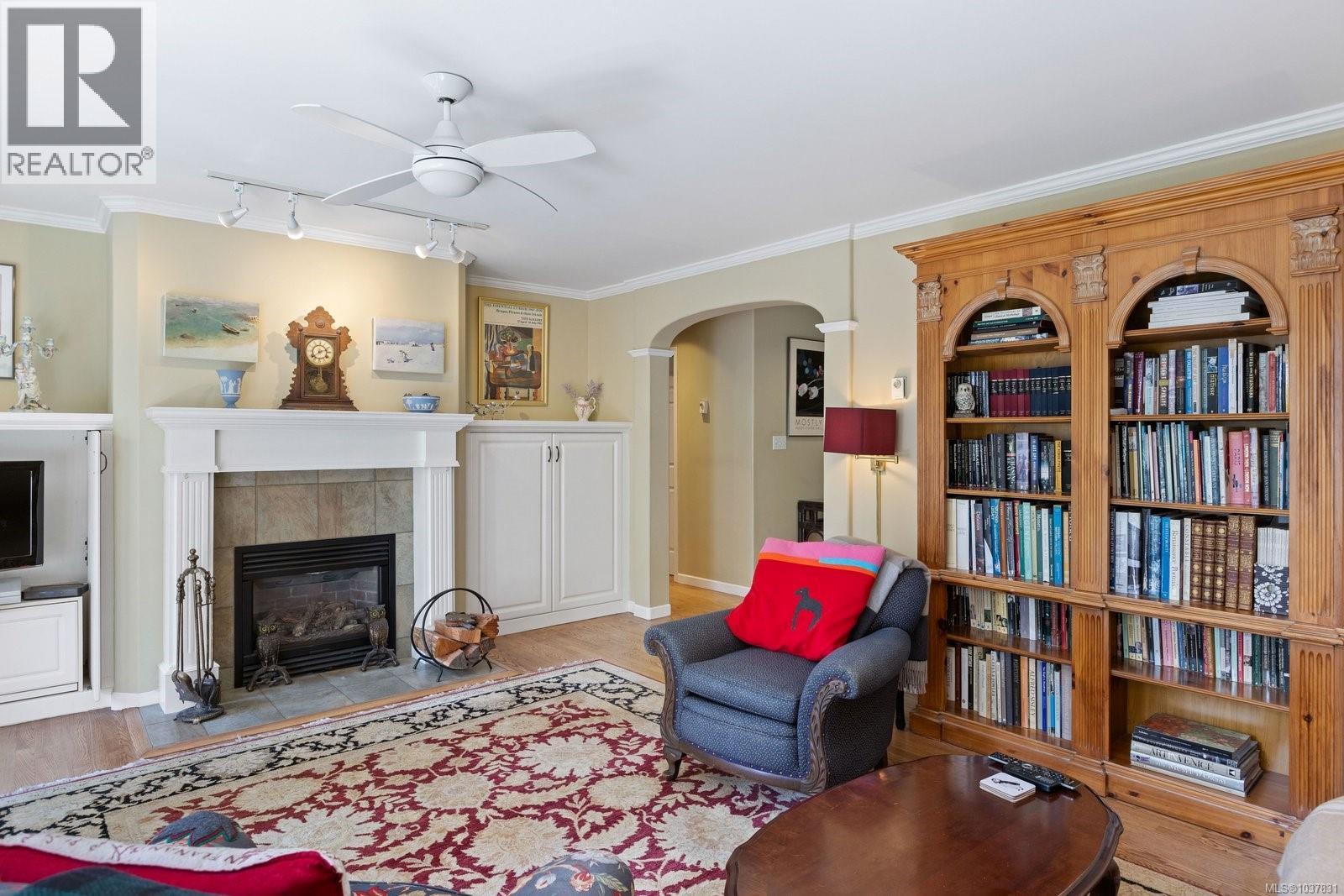 627 Downey Rd