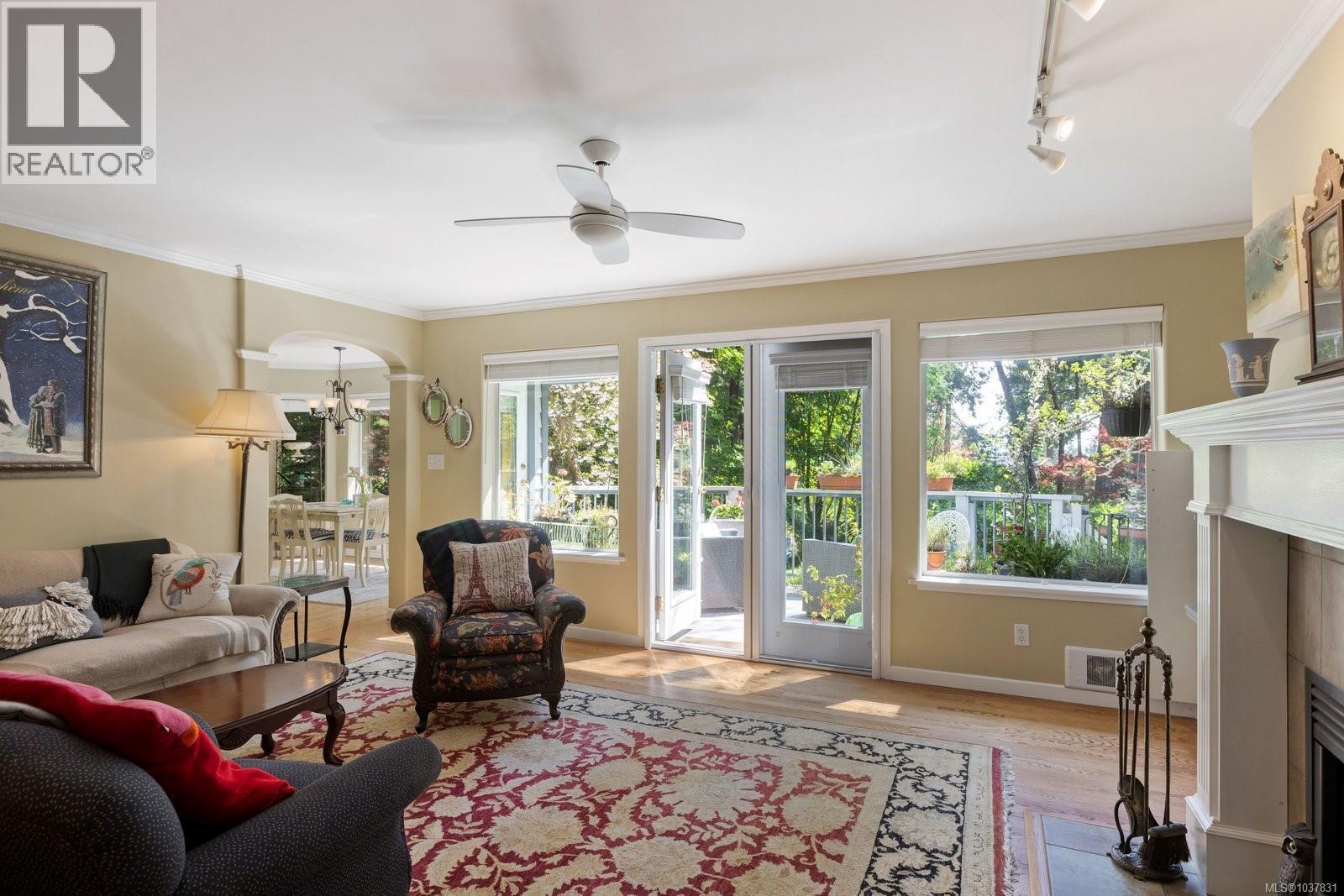 627 Downey Rd
