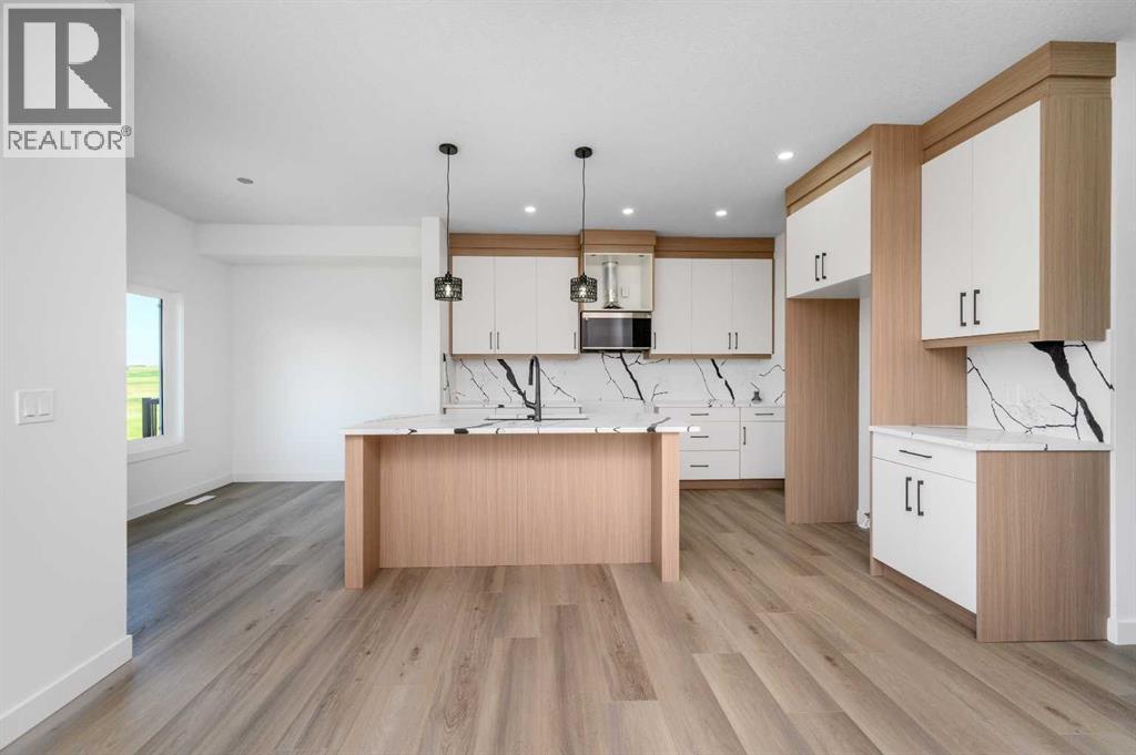 182 Lakewood Crescent
