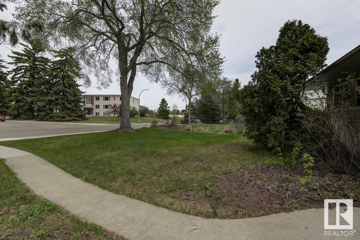 11641 73 AV NW