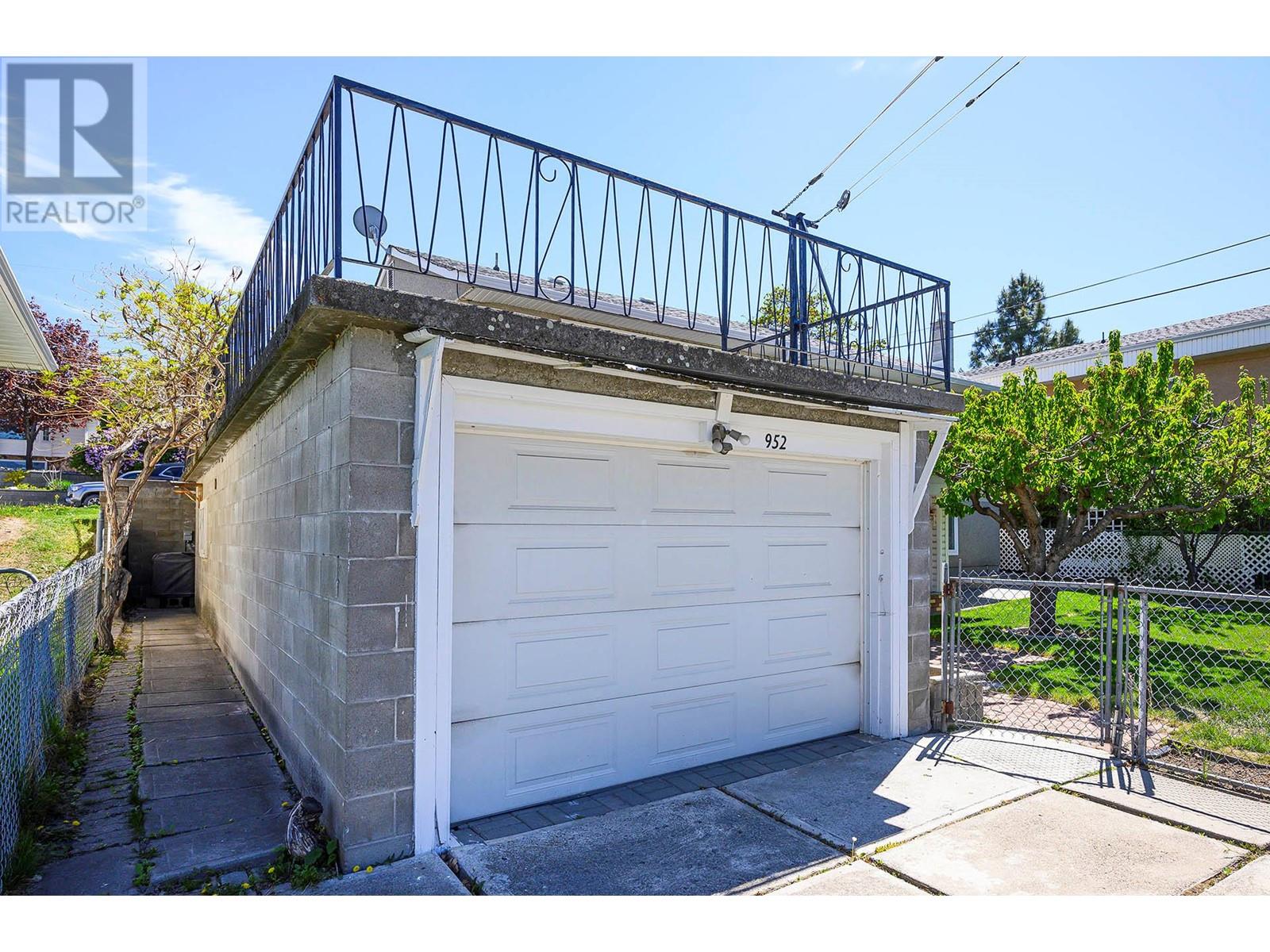 952 Fraser Street