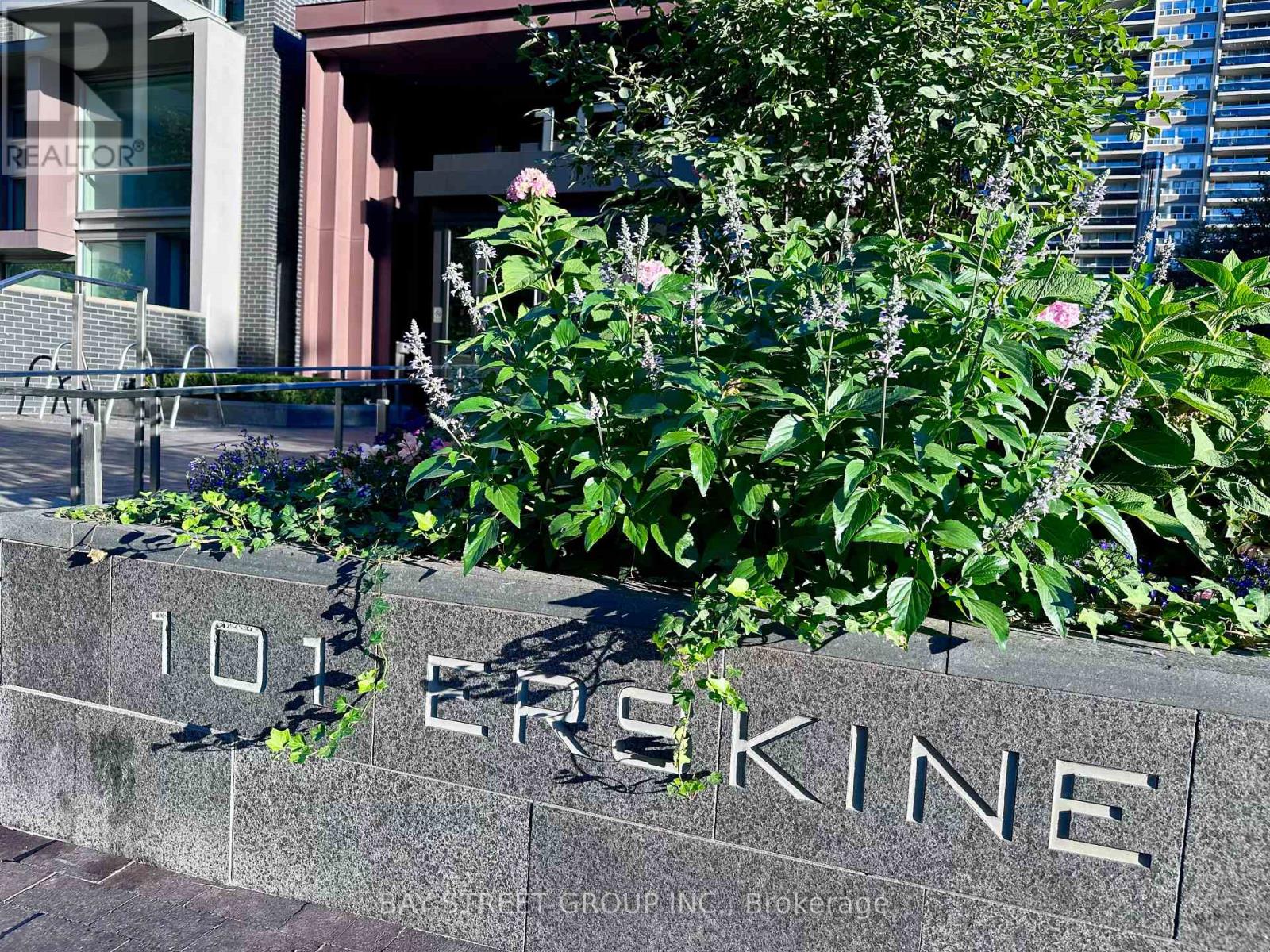 2006 - 101 ERSKINE AVENUE