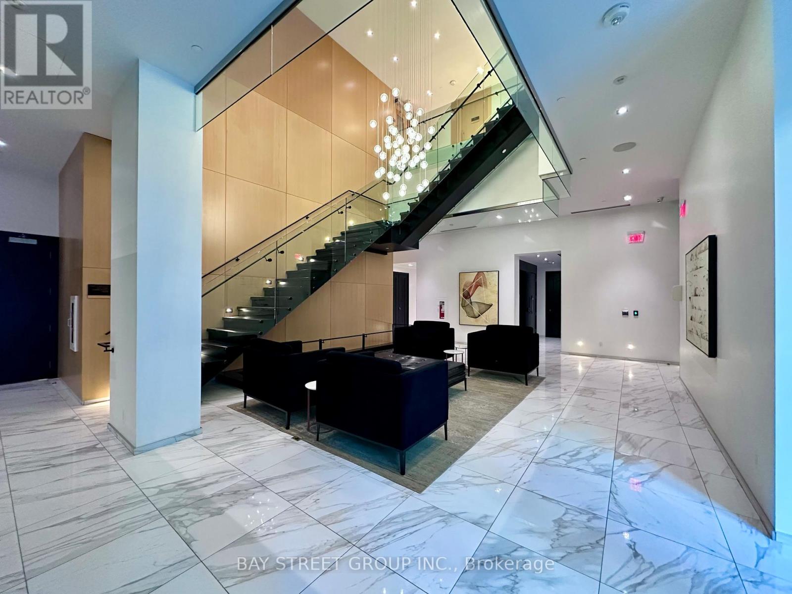 2006 - 101 ERSKINE AVENUE