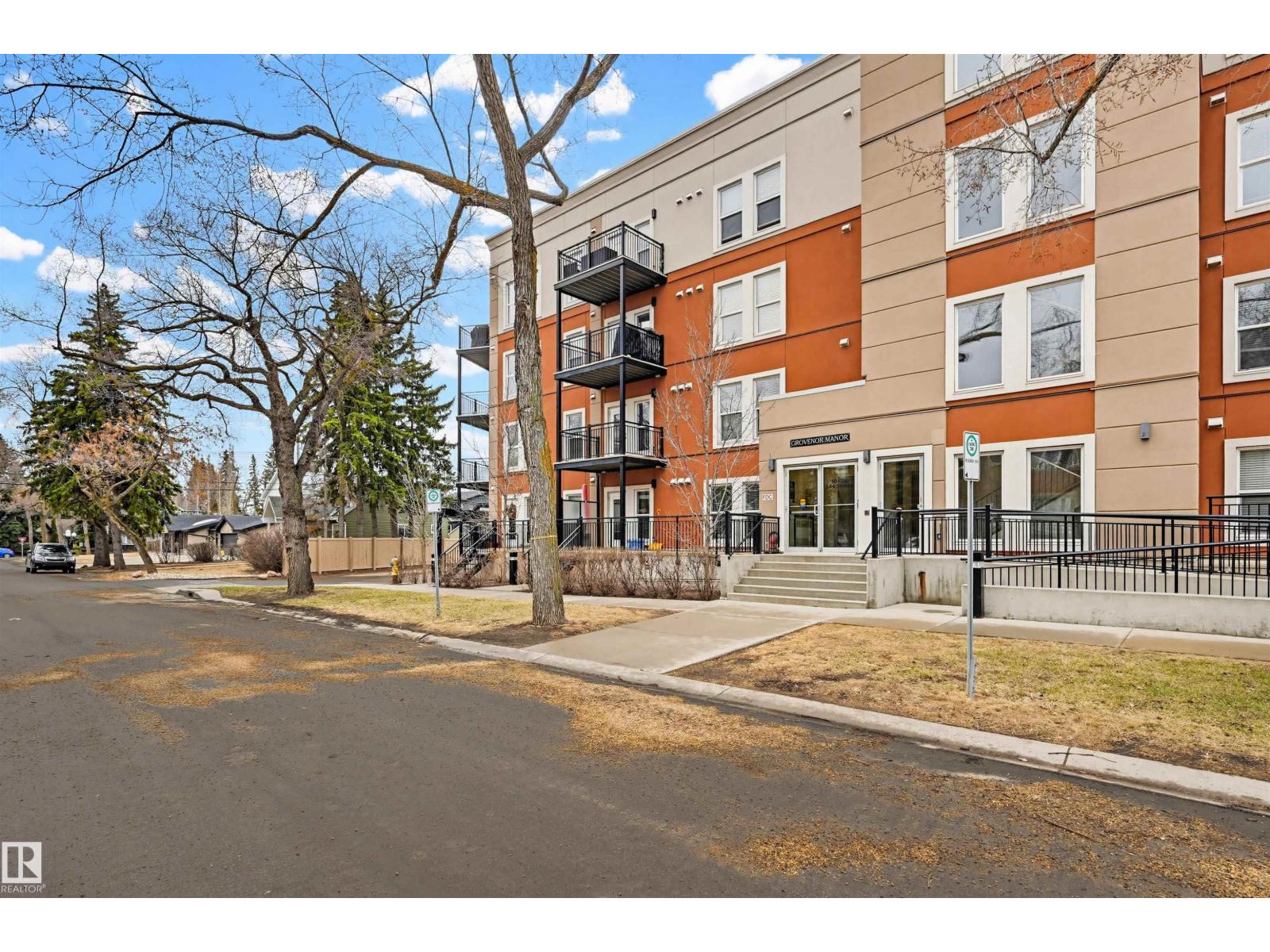 #405 10126 144 ST NW